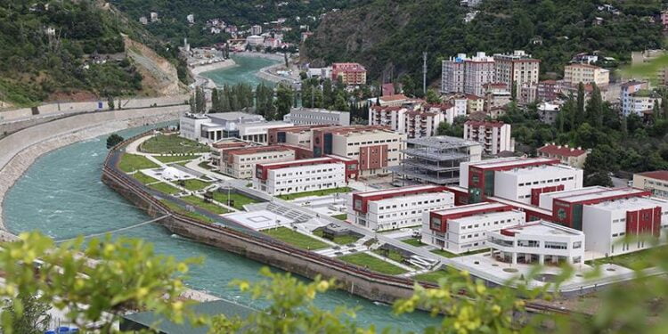 Artvin Coruh Universitesi